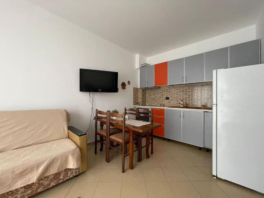 Sea View Apartment In Vlorë Exterior foto