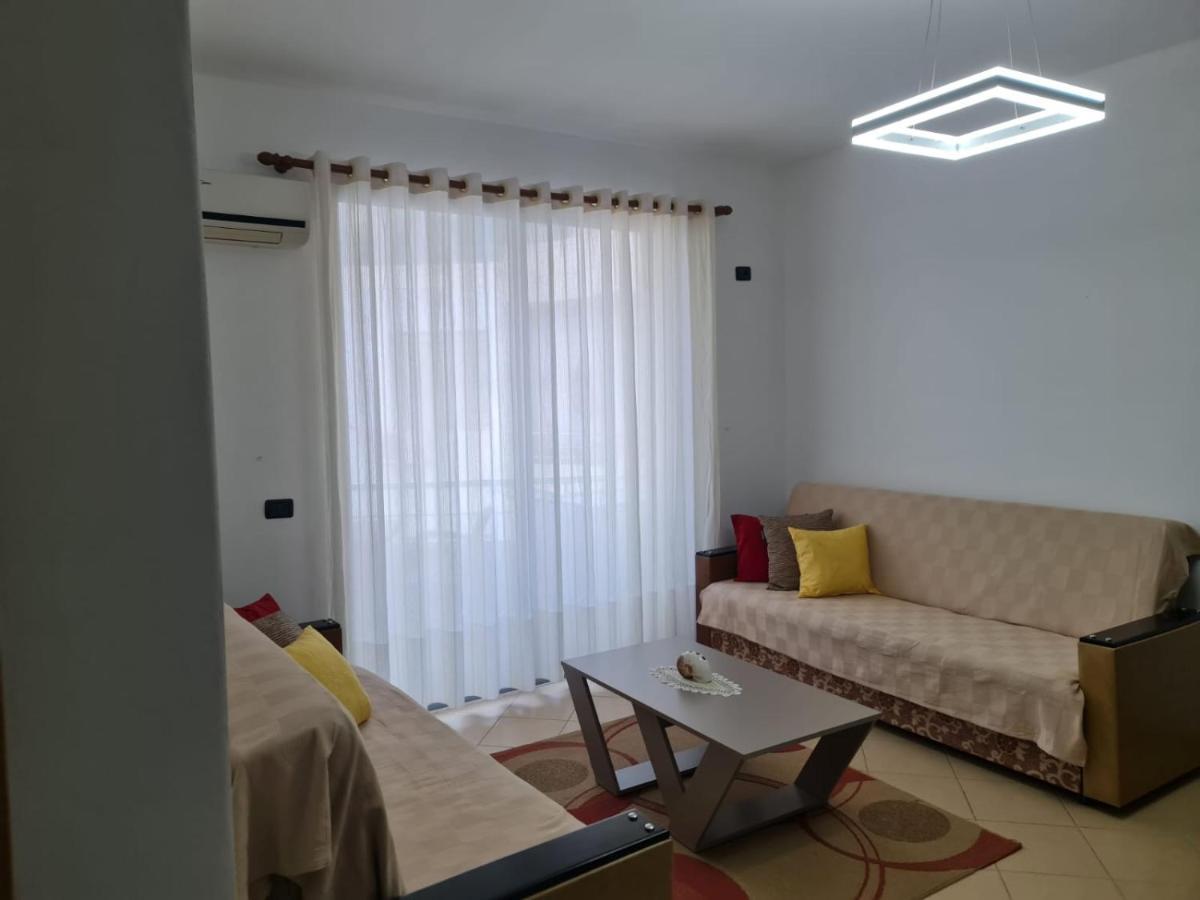 Sea View Apartment In Vlorë Exterior foto
